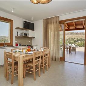 4 bedroom villa with pool, Castellammare del Golfo, sleeps 8-9